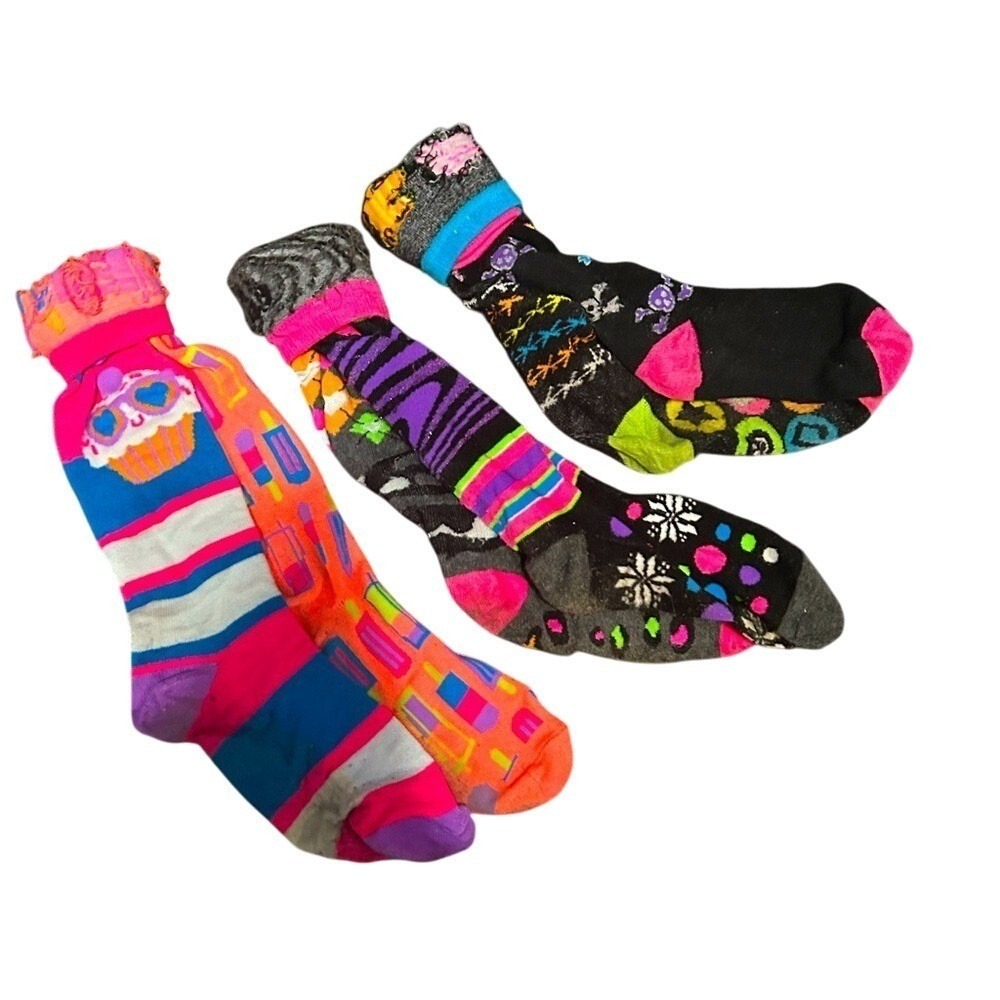 Lot of 3 Mismatched Novelty Crew Socks Neon Cupcake Candy Animal Funky Size 9-11